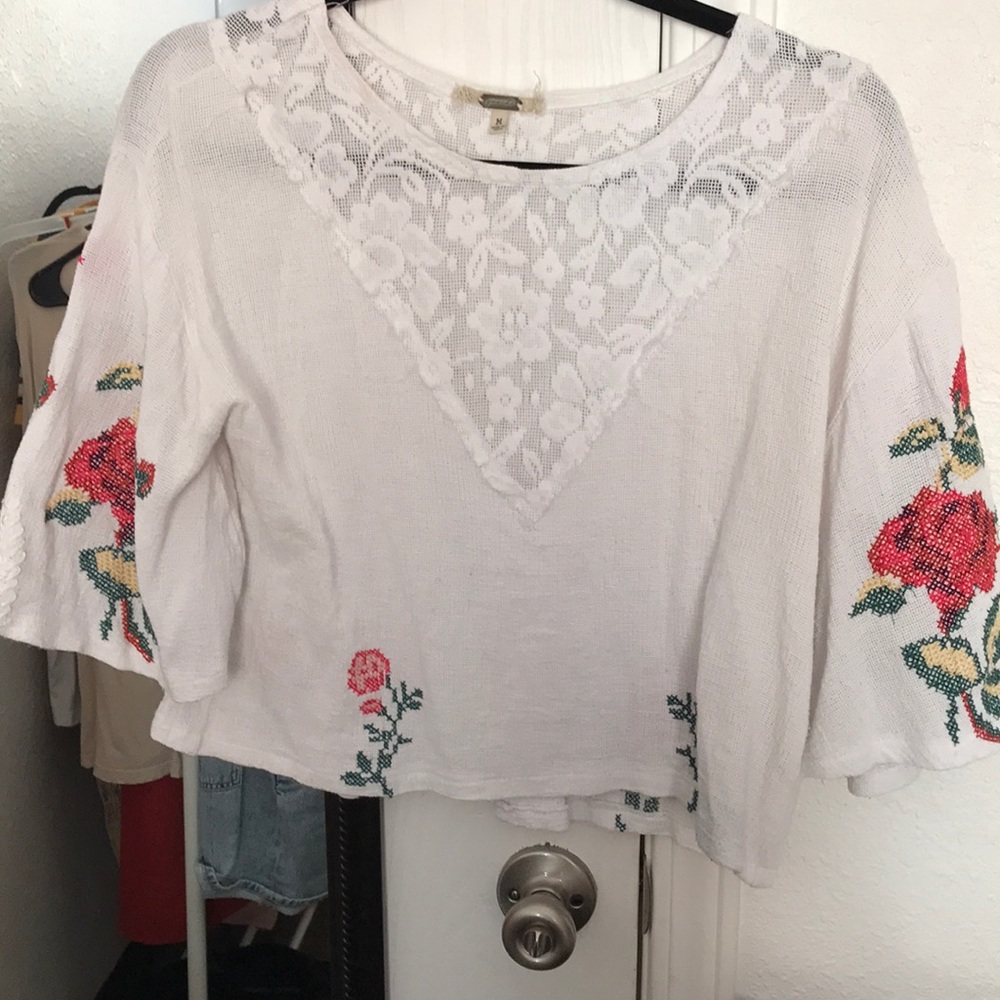 Super cute gimmicks top!